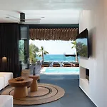 Casa Negro - Beachfront Living By Etouri *