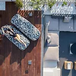 Casa Negro - Beachfront Living By Etouri