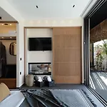 Casa Negro - Beachfront Living By Etouri *