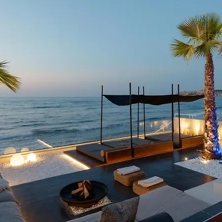 Casa Negro - Beachfront Living By Etouri