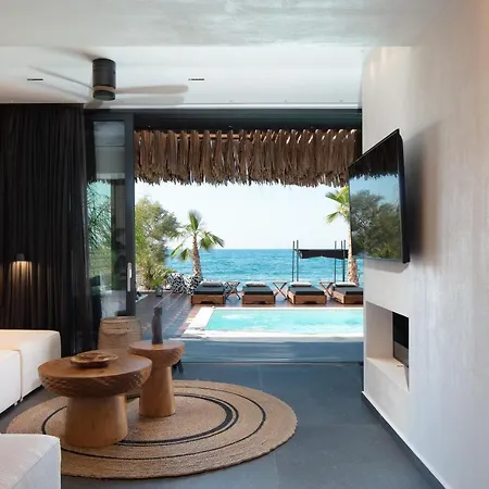 Casa Negro - Beachfront Living By Etouri *