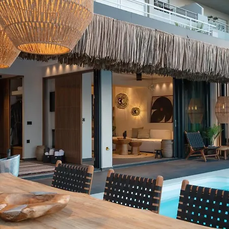 Villa Casa Negro - Beachfront Living By Etouri *
