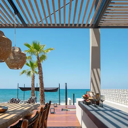 Casa Negro - Beachfront Living By Etouri