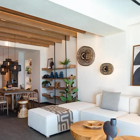 Casa Negro - Beachfront Living By Etouri Villa *