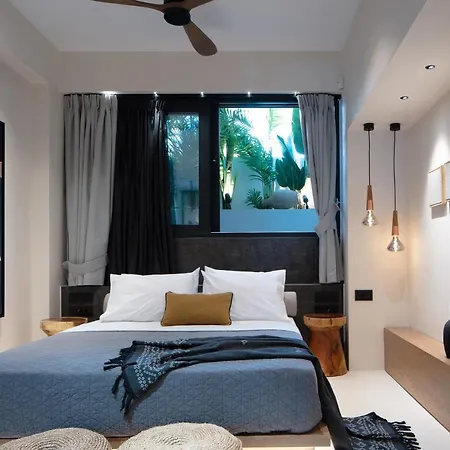 Casa Negro - Beachfront Living By Etouri Villa *