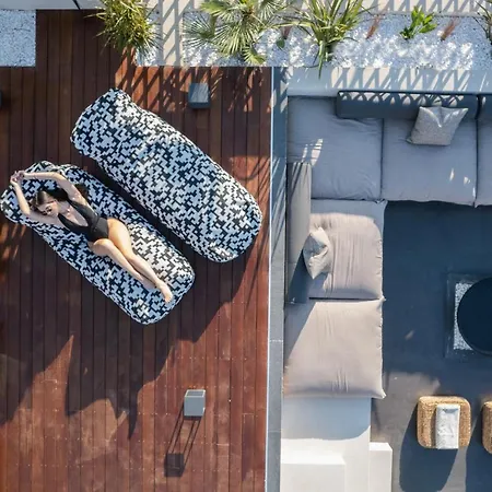 Casa Negro - Beachfront Living By Etouri