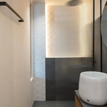 Casa Negro 罗希姆诺