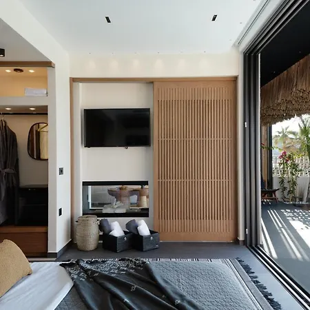 Casa Negro - Beachfront Living By Etouri *