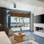 Casa Negro - Beachfront Living By Etouri Vilă