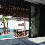 Vilă Casa Negro - Beachfront Living By Etouri *