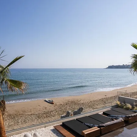 Casa Negro - Beachfront Living By Etouri Villa *