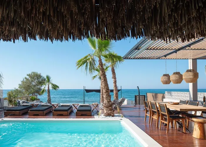 Casa Negro - Beachfront Living By Etouri Villa *