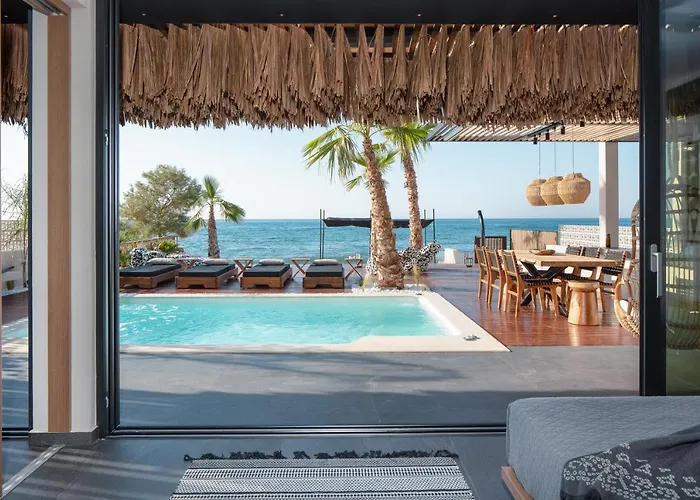 Casa Negro - Beachfront Living By Etouri Villa *