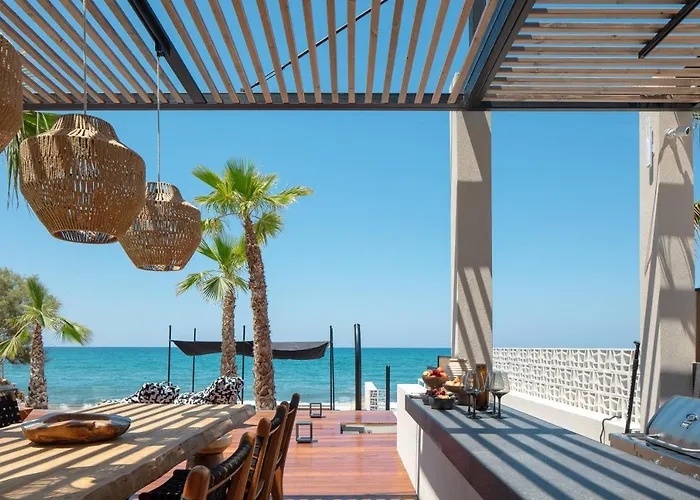 Casa Negro - Beachfront Living By Etouri