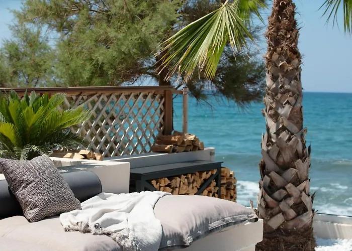 Casa Negro - Beachfront Living By Etouri *