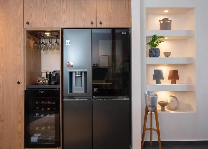 Villa Casa Negro - Beachfront Living By Etouri